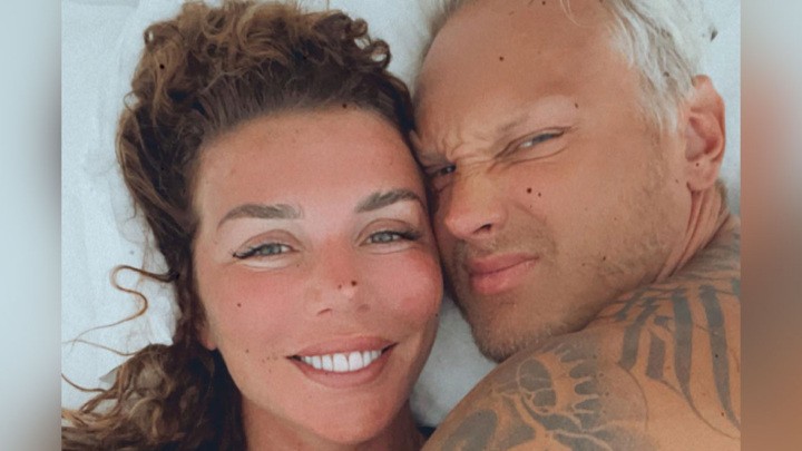 Həkimlər hələ də əribölən bu müğənnini xəstəxanadan çıxarmağa hazır deyillər